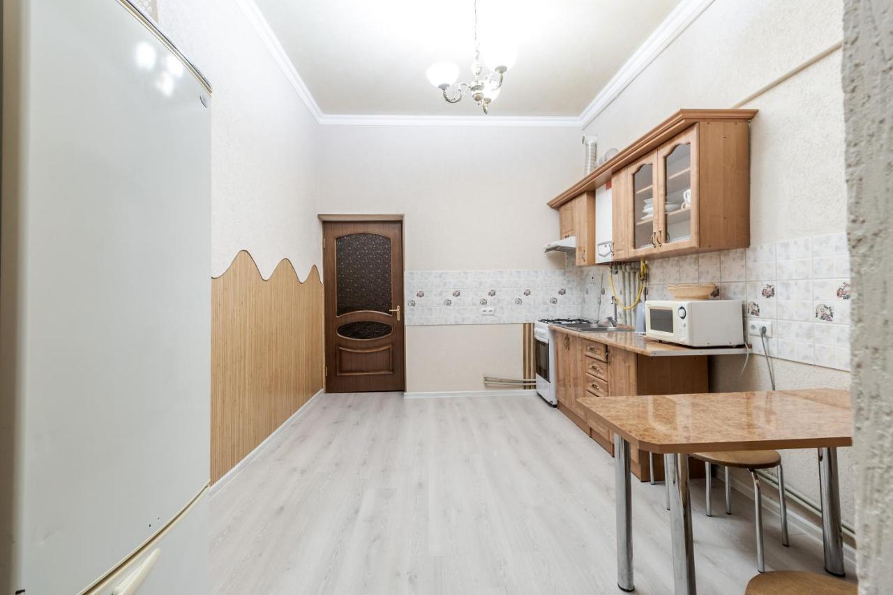 Art Balabana Apartment Lviv Bagian luar foto